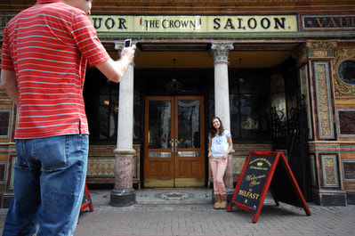 Il Crown Liquor Saloon e' uno dei pub piu' famosi di Belfast
